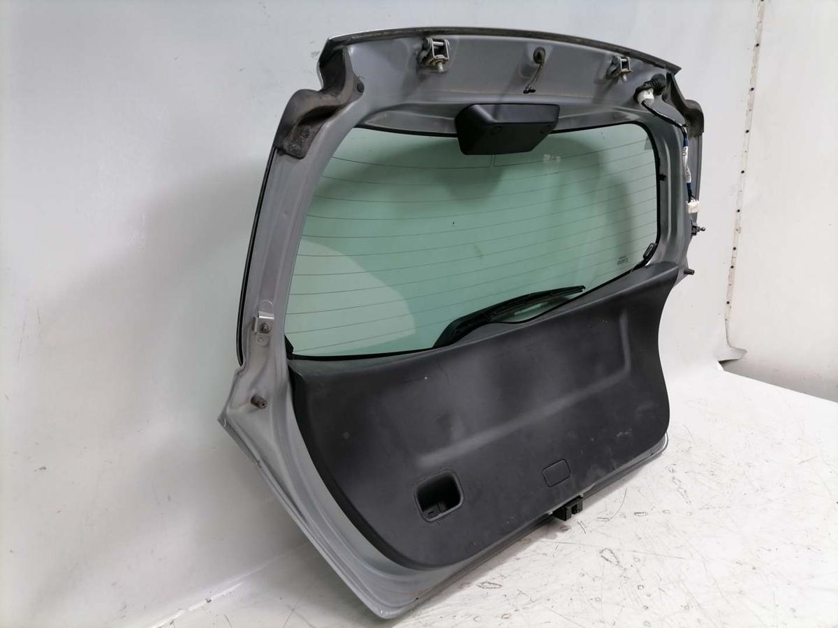 Toyota Yaris original Heckklappe mit Heckscheibe 1F8 Medium Silver Bj.2011